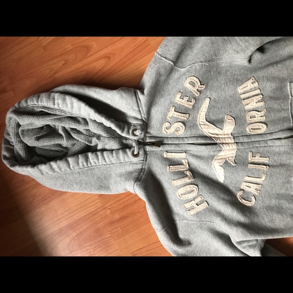 Like new Hollister Men medium grey hoodies - Picture 2 of 7